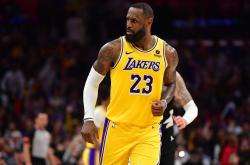 lol全球总决赛-网球明星詹姆斯将转会