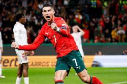 lol合区-C罗在伦敦的比赛中逆转