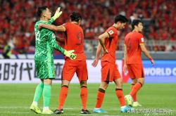 lol官网-今日足球盛况：豪门对决激发球迷热情的简单介绍