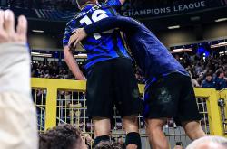 lol合区-巴萨绝杀反超，主场气氛燃烧