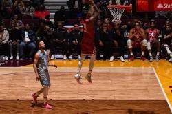 lol转区-关于凯尔特人碾压土耳其男篮，莫兰特高光表现的信息