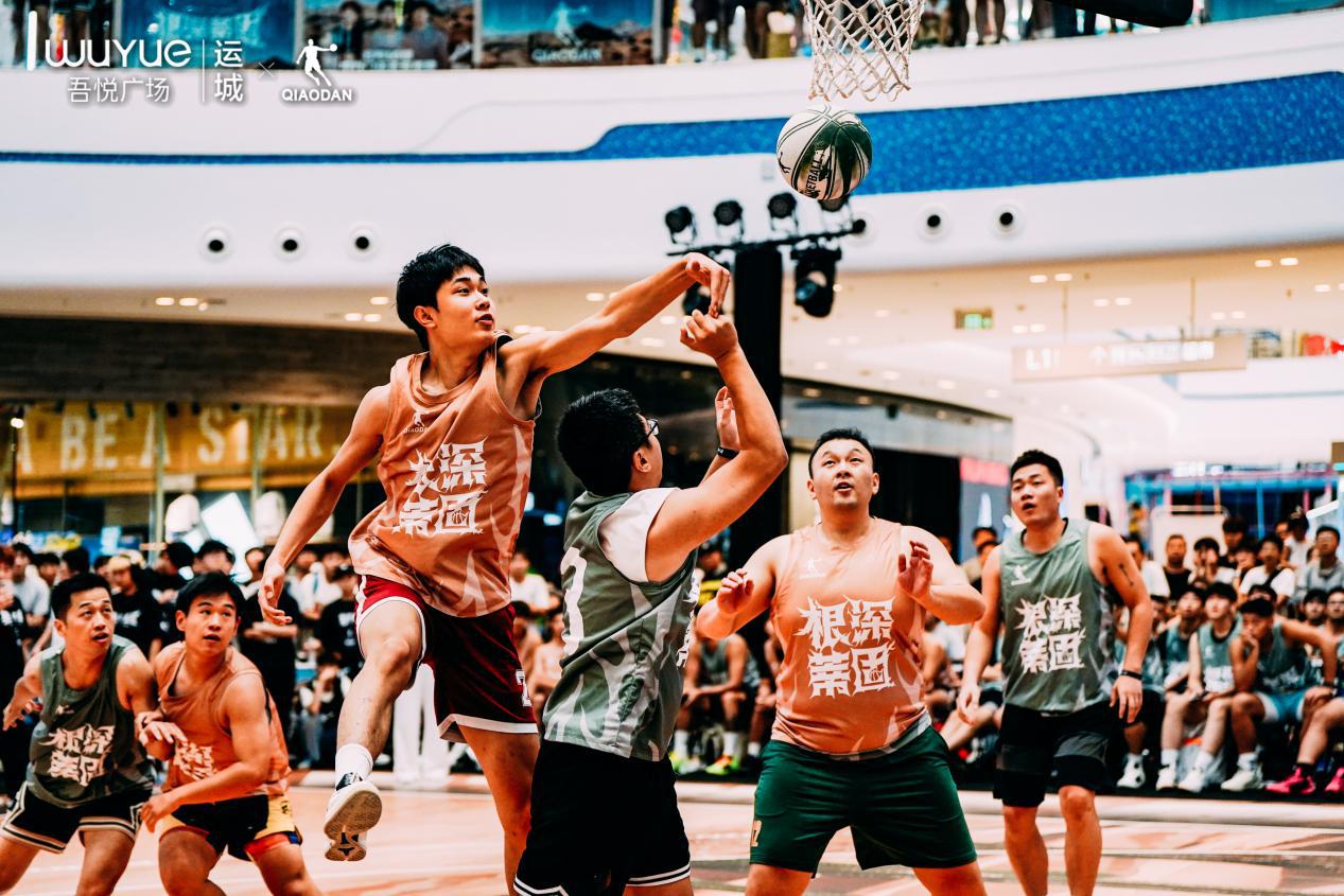 亚洲顶级赛事引爆热情,球场人潮涌动 亚洲顶级赛事引爆热情,球场人潮涌动