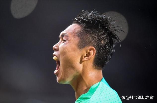 DK力克EG，Uzi成为全场焦点小组赛2:0（广州）