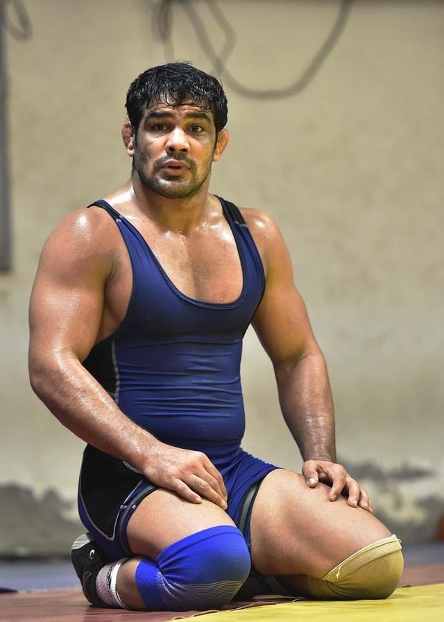 印度名将完成铁三项比赛登顶领奖台的简单介绍 印度名将完成铁三项比赛登顶领奖台的简单介绍